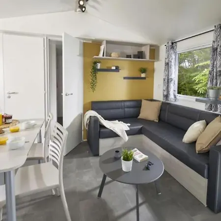 Mobil-home Avec Terrasse Pour 6 Personnes - Api-1-52-1187 캠프장