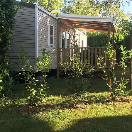 Mobil-home Avec Terrasse Pour 6 Personnes - Api-1-52-1187 *