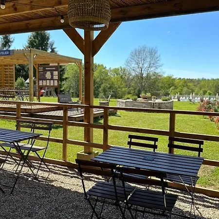 Mobil-home Avec Terrasse Pour 6 Personnes - Api-1-52-1187 *